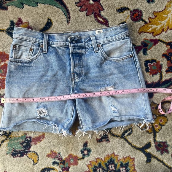 low-rise Levi's 501 Selvedge White Oak distressed denim shorts, W25 - Picture 10 of 12